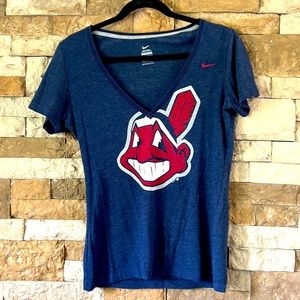 Nike Cleveland Indians V-Neck T-Shirt/size Medium/Previously owned